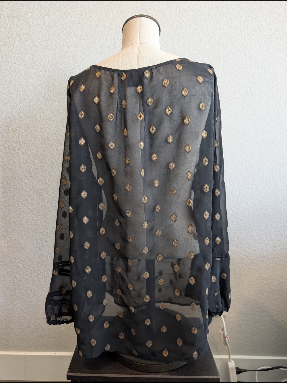 Lucky Brand Sz 2X Black Sheer Blouse with Gold Diamond Accents - Picture 2 of 4
